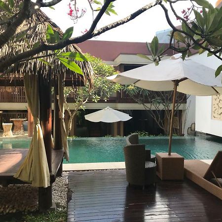 Narisha Guesthouse Kupang  Exterior photo