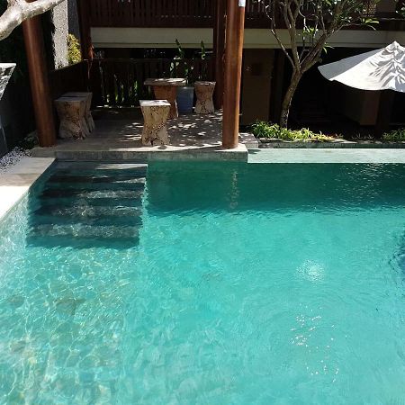 Narisha Guesthouse Kupang  Exterior photo