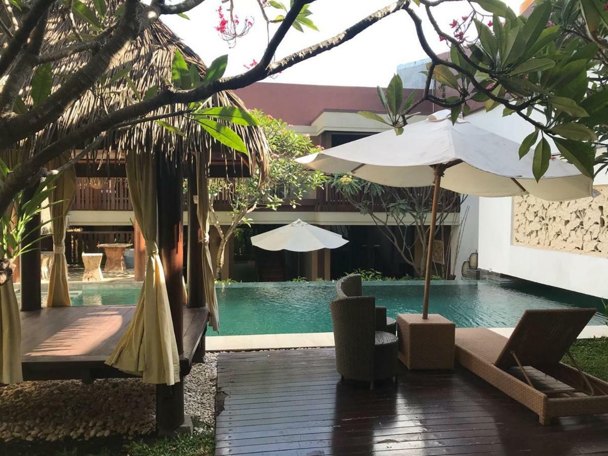 Narisha Guesthouse Kupang  Exterior photo