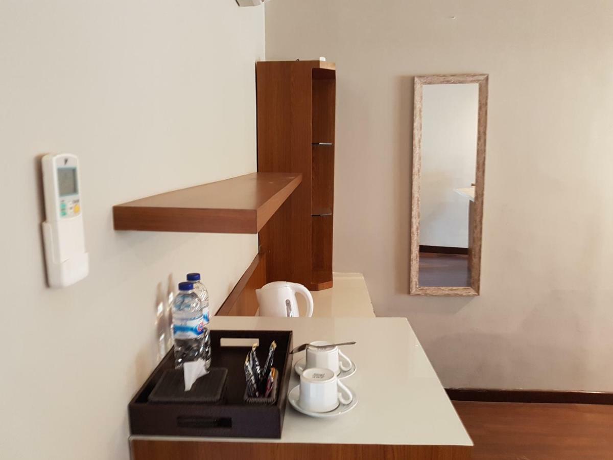 Narisha Guesthouse Kupang  Exterior photo